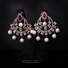 Earrings in Chetum and Pearl