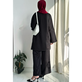 Basique Co-Ord Set in Black, a comfortable and stylish outfit for casual or relaxed wear.