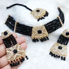 Black Stone Chocker With Earrings and Forehead Pin
