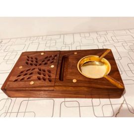 Wooden ash tray with lighter space